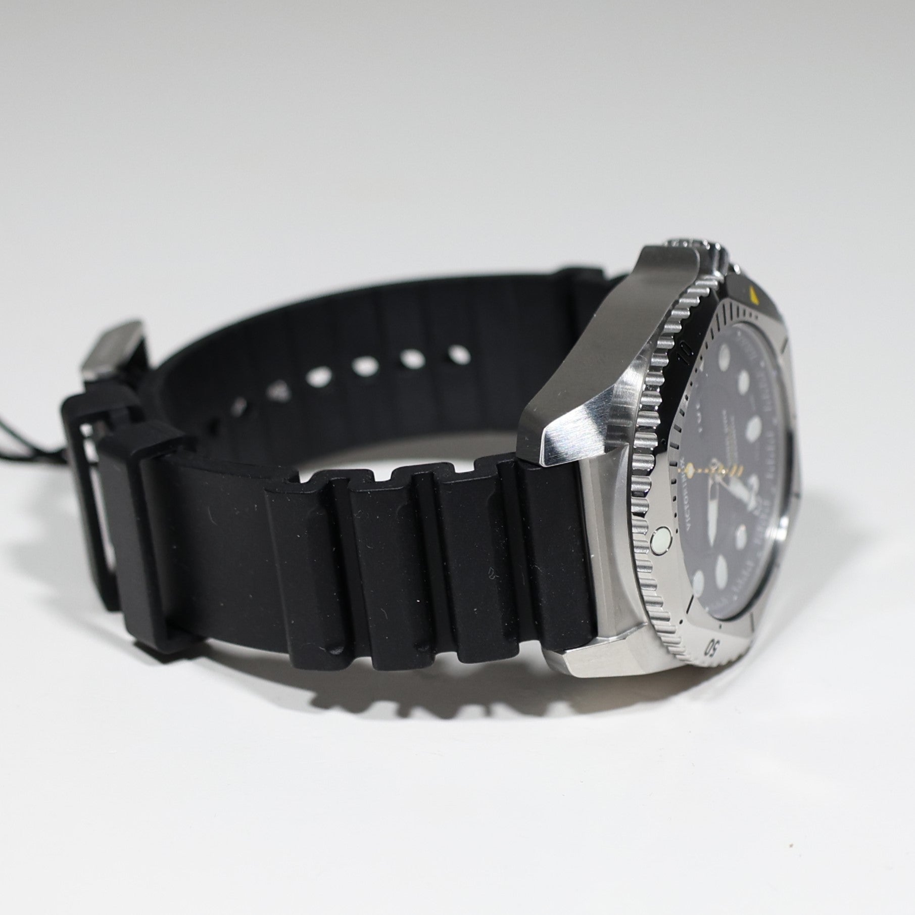 Victorinox Dive Pro Men's Automatic Stainless Steel Rubber Strap Watch 241994
