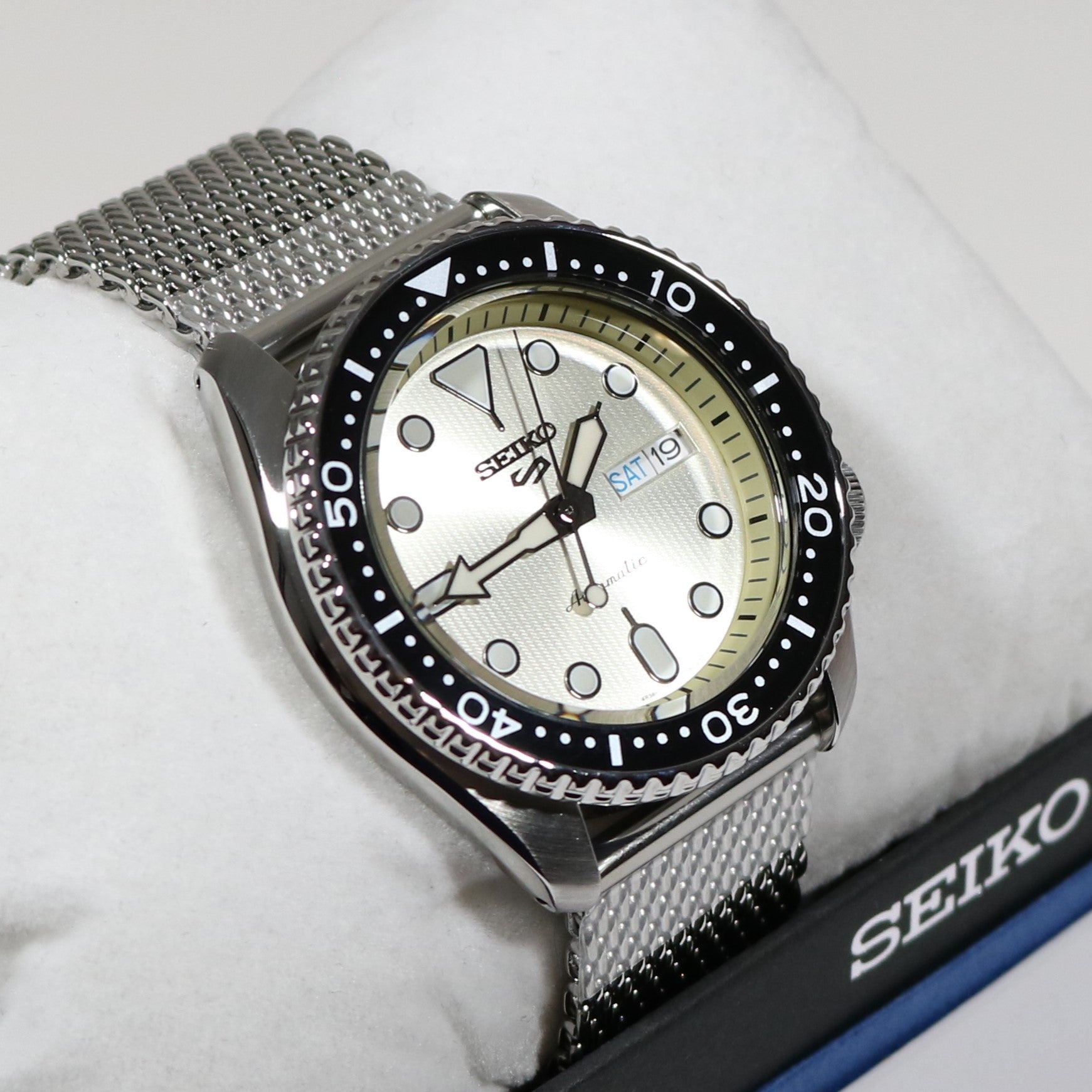 champagne dial dress watch Seiko Essentials 39mm Dress Watch with Champagne Dial #SRK047
