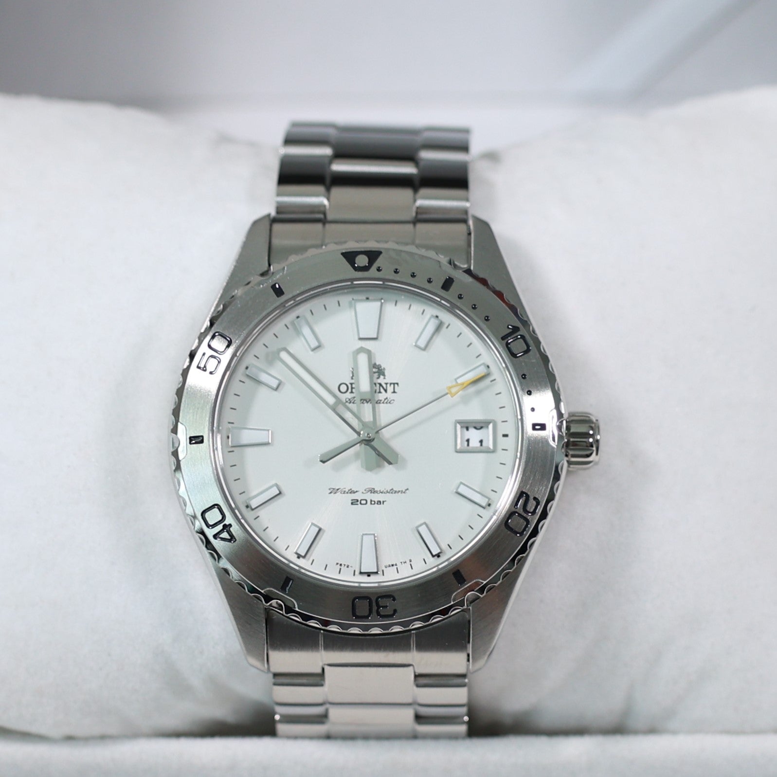 Orient Mako Automatic Stainless Steel White Dial Men's Sports Watch RA-AC0Q03S