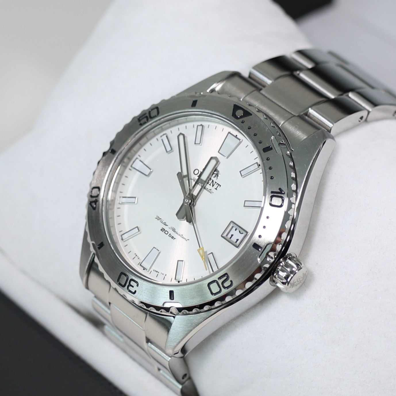 Orient Mako Automatic Stainless Steel White Dial Men's Sports Watch RA-AC0Q03S