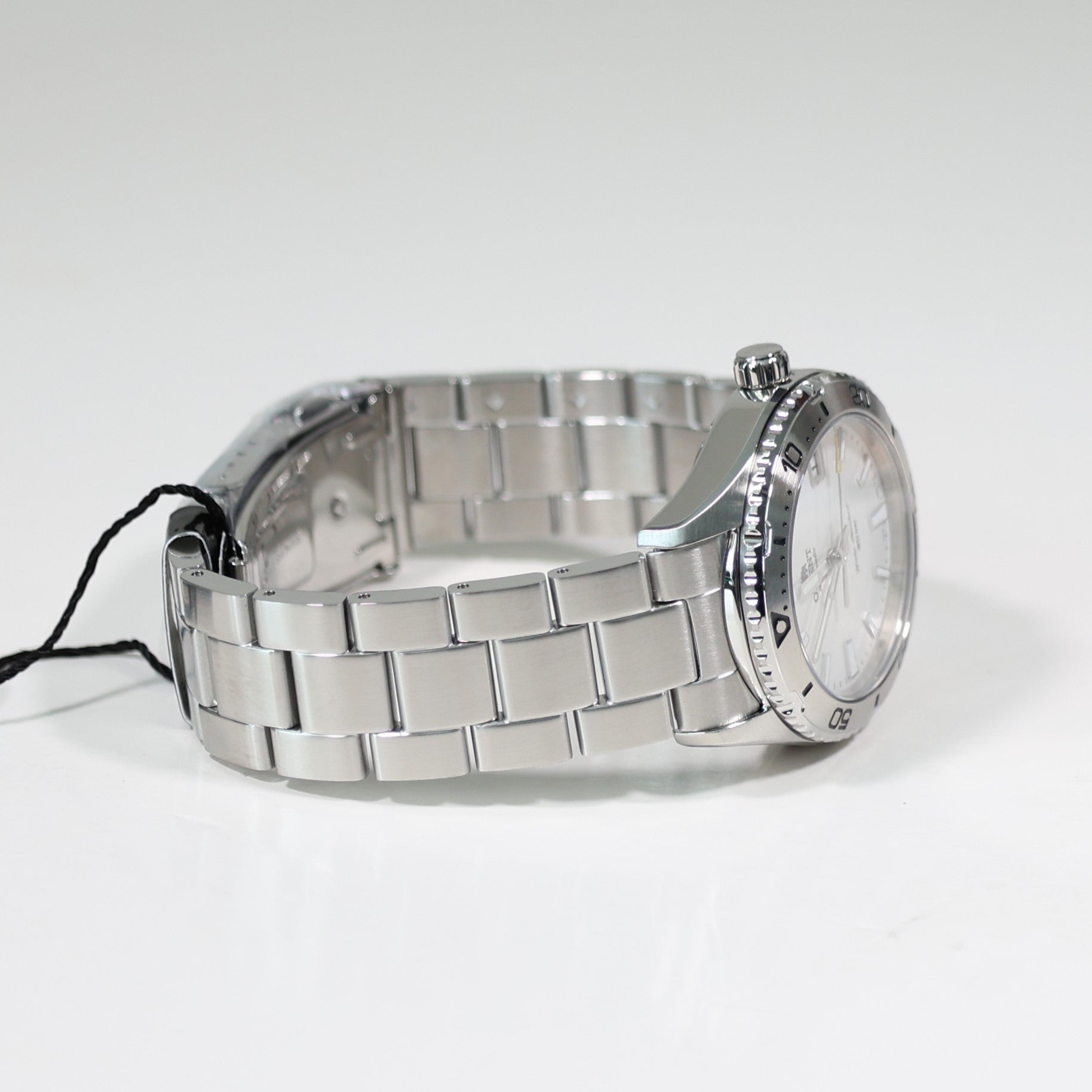 Orient Mako Automatic Stainless Steel White Dial Men's Sports Watch RA-AC0Q03S