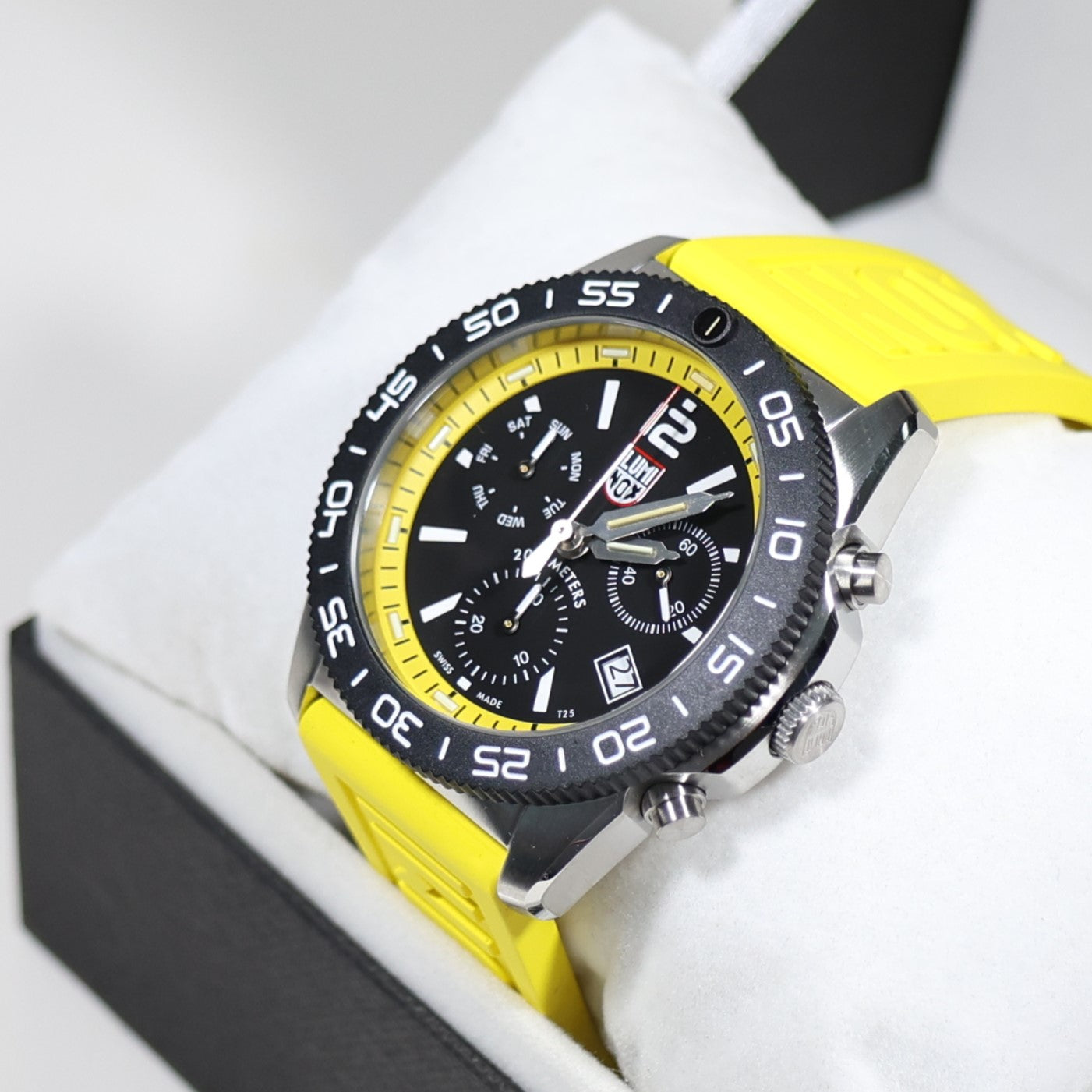 Luminox Mens Watch Pacific Diver Chronograph 44mm 20ATM XS.3145.SET