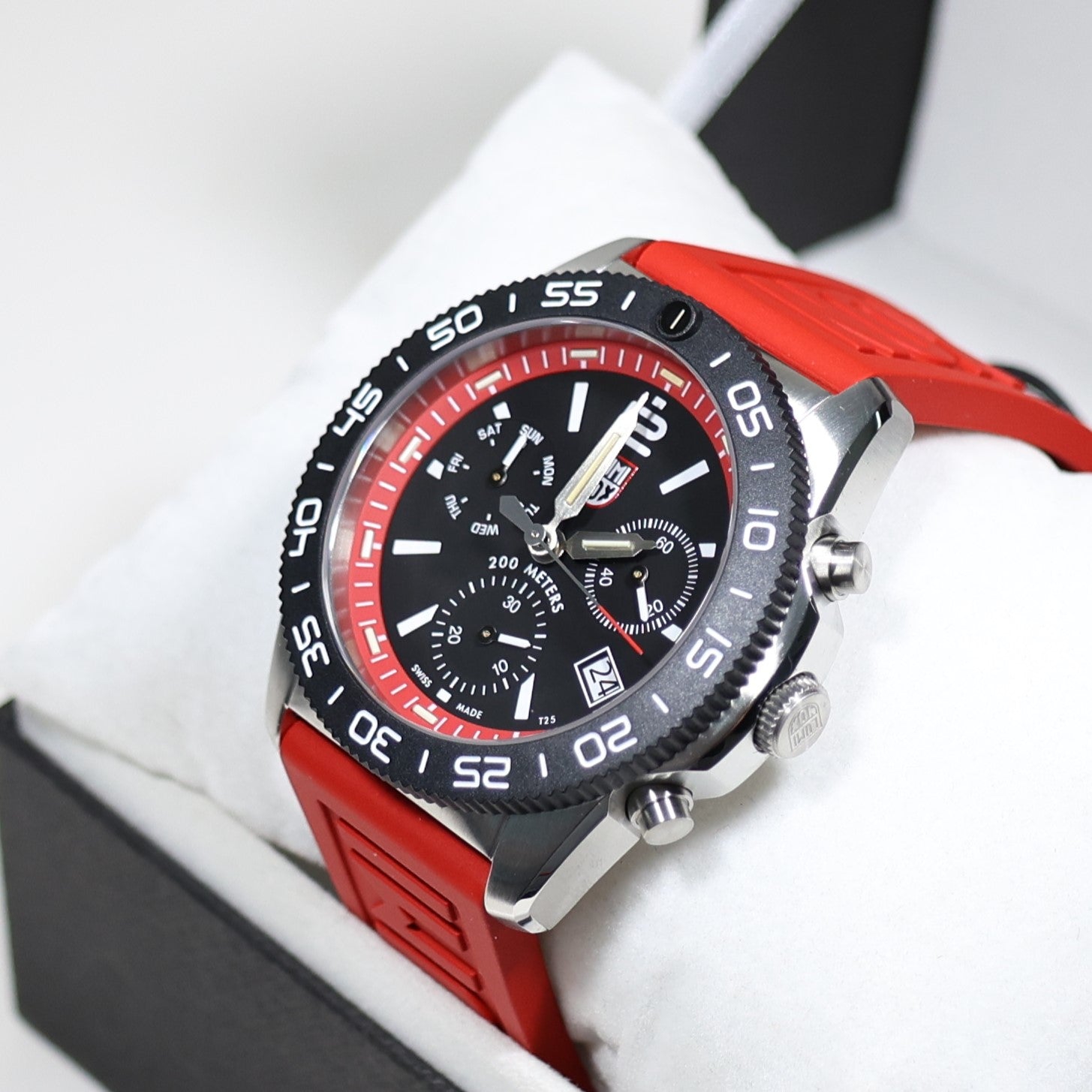 Luminox Mens Watch Pacific Diver Chronograph 44mm 20ATM XS.3155.SET