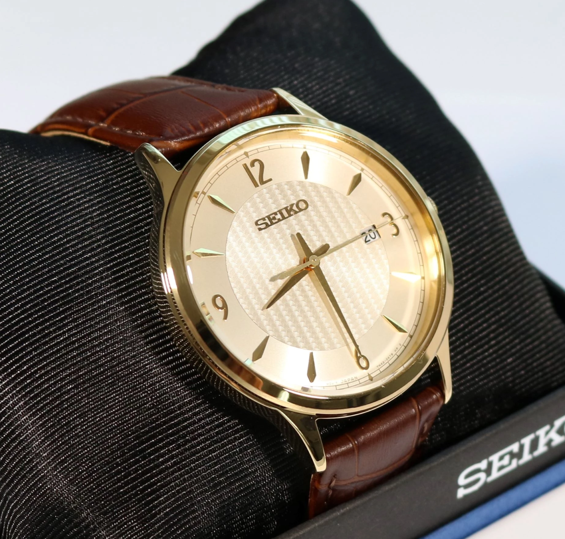 Seiko Quartz Gold Tone Stainless Steel Champagne Texture Dial