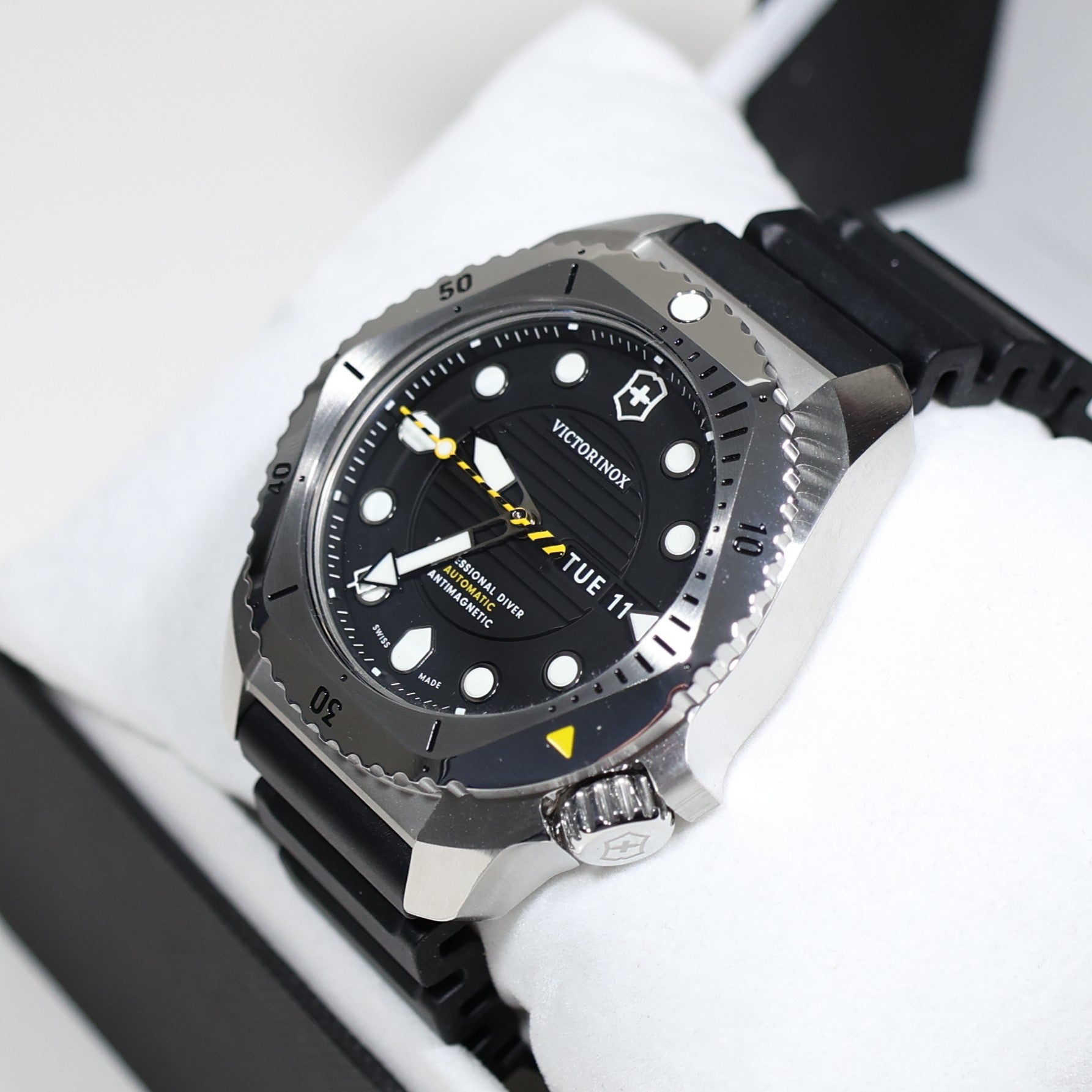 Victorinox Dive Pro Men's Automatic Stainless Steel Rubber Strap Watch 241994
