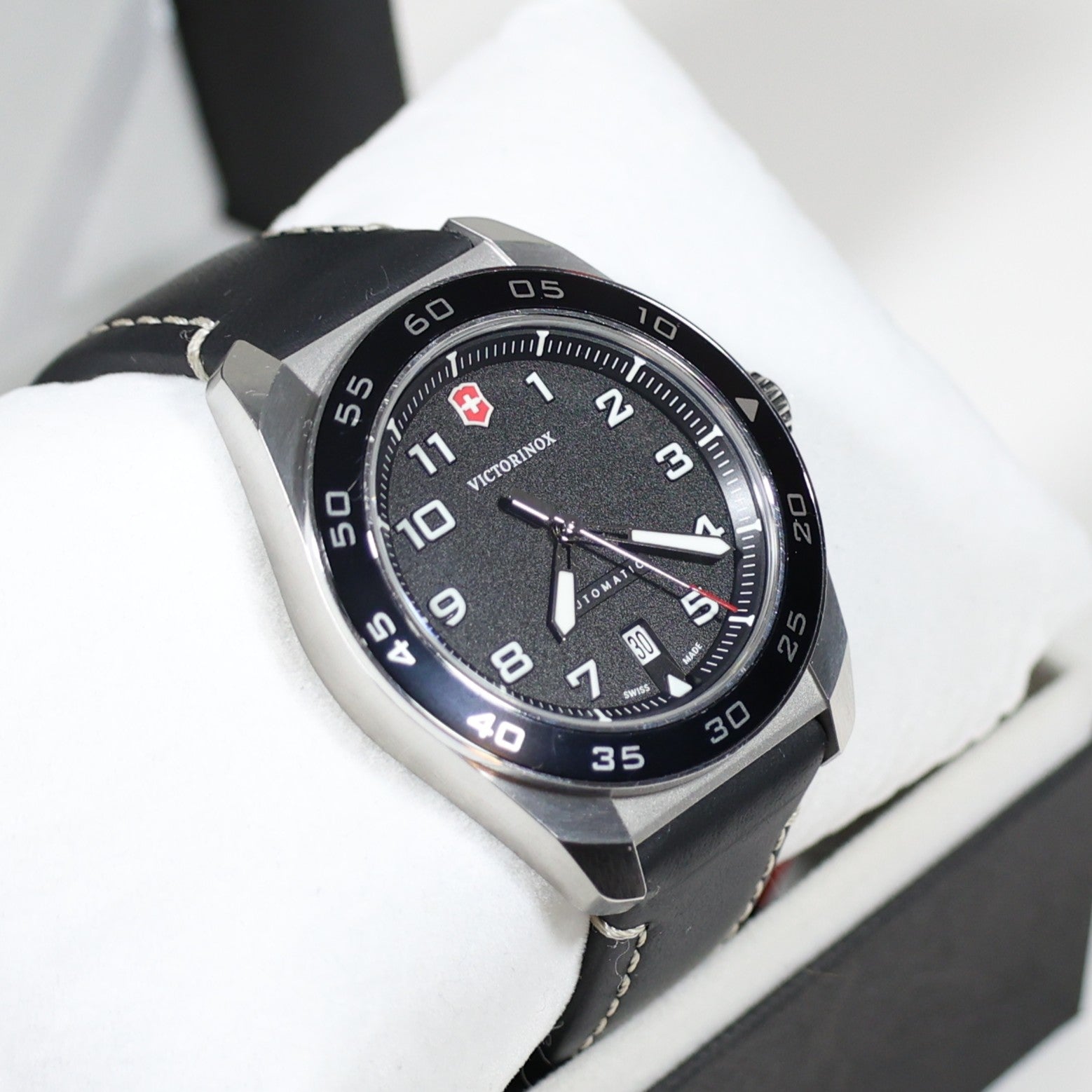 Victorinox Swiss Army Men's Automatic Black Dial  Watch 242044 Pre-Owned