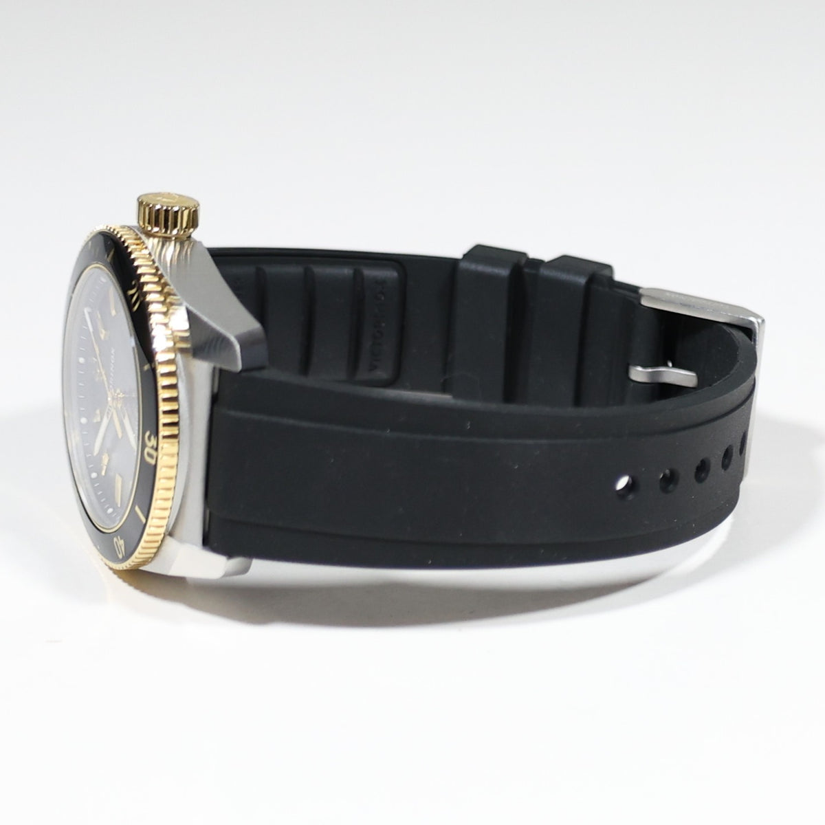 Victorinox Maverick Black Dial Rubber Strap 39mm Watch 242099 - Chronobuy