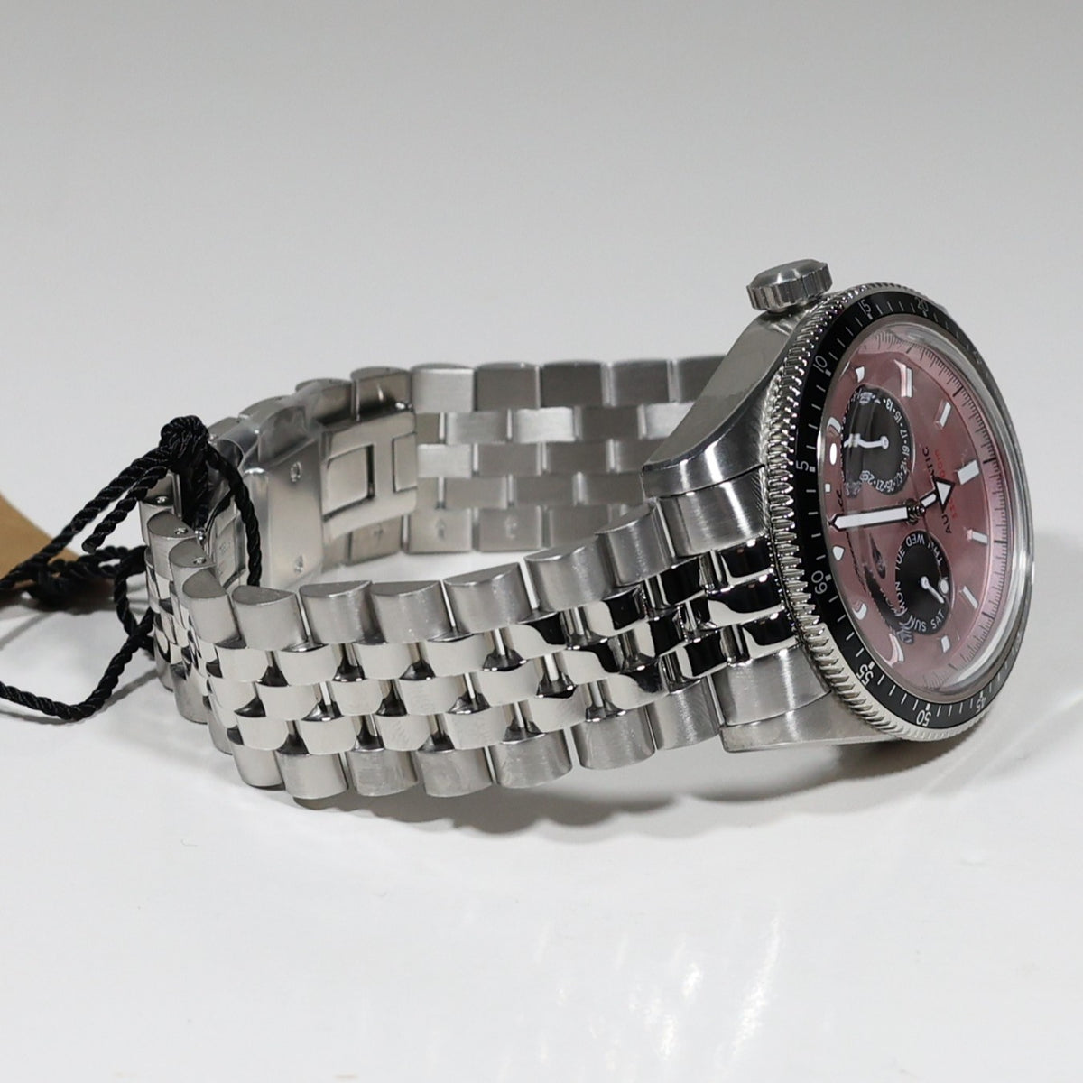 Ingersoll Outlaw Pink Dial Stainless Steel Sporty Men's Watch l17201