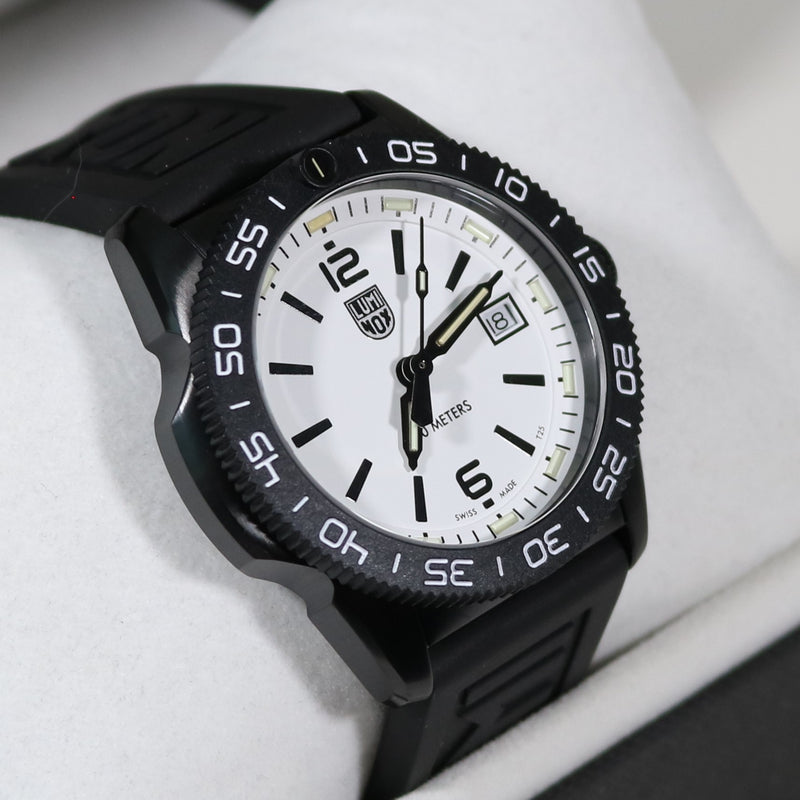Luminox white dial on sale
