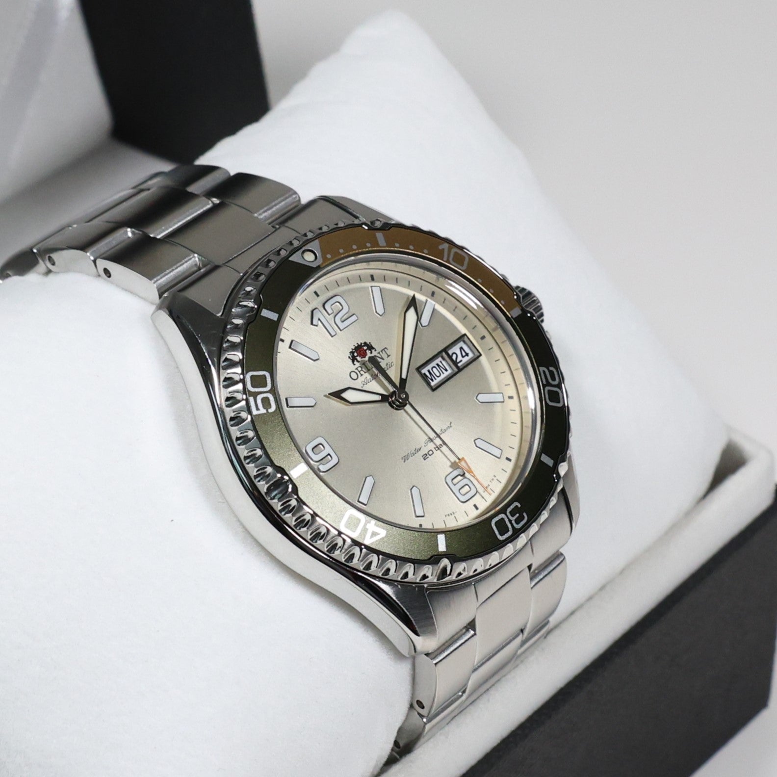 Orient Mako III Silver Dial Automatic Men's Stainless Steel Watch RA-AA0821S19B