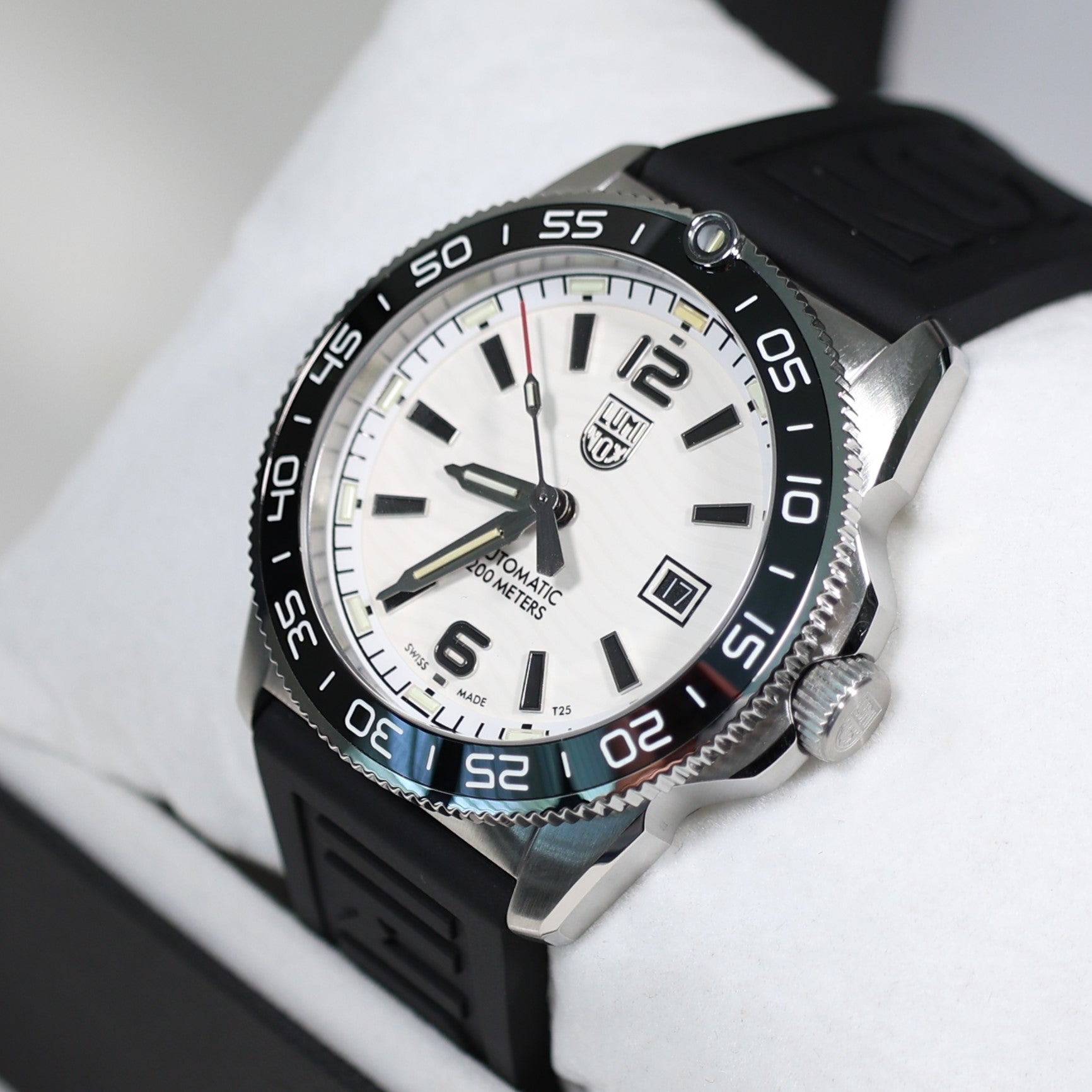 Luminox Pacific Diver White Dial Stainless Steel Men's Automatic Watch XS.3101.H