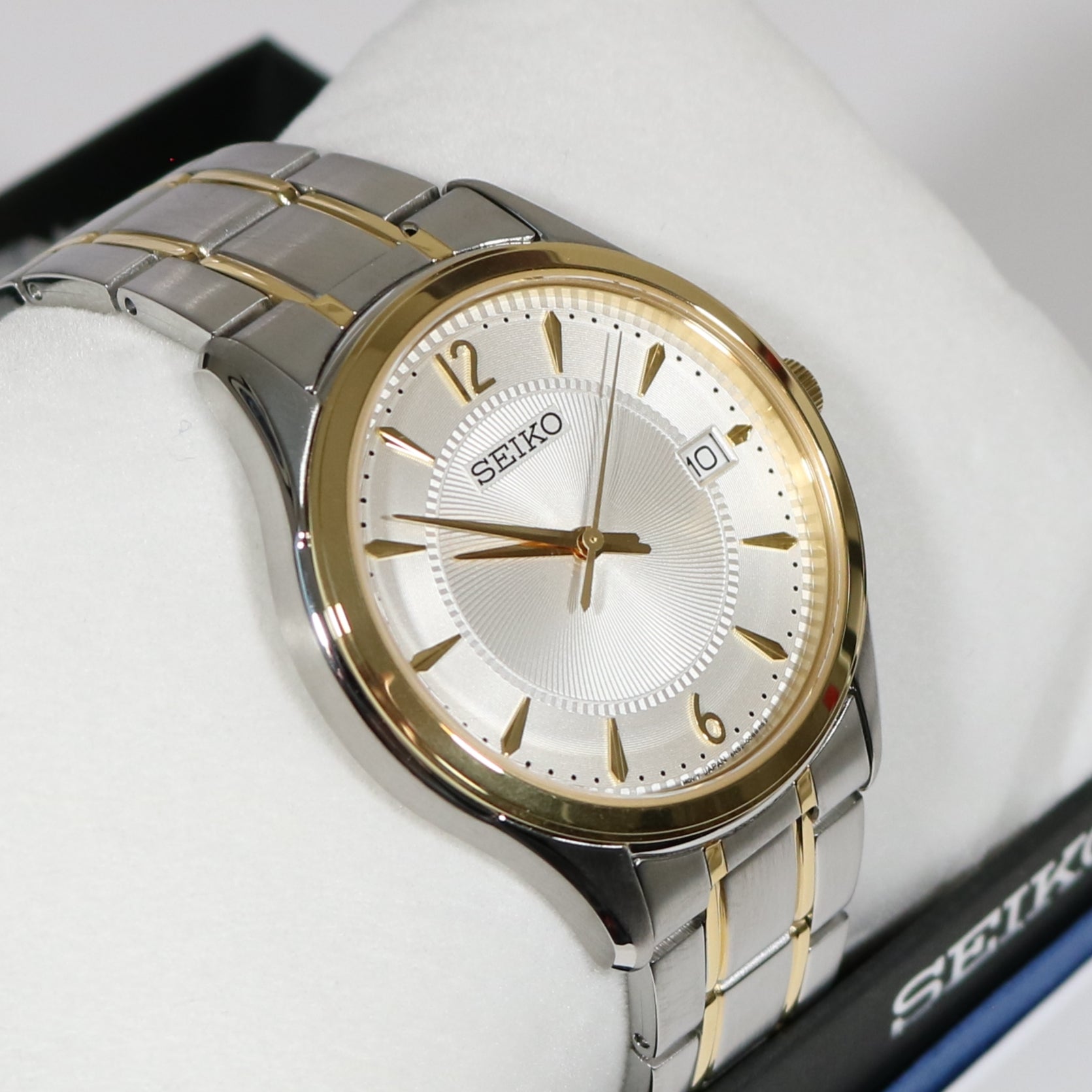 Seiko Quartz Two Tone Men s White Dial Sapphire Crystal Dress Watch SU Chronobuy